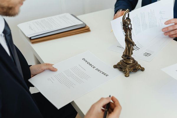 Carrières dans le Commerce : Explorez les Options qui S'offrent à Vous