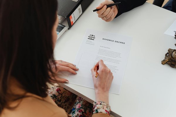 Choisir la Bonne École de Commerce : Conseils pour les Futurs Étudiants